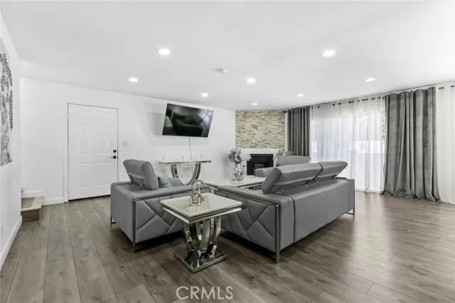 8801 Cedros Avenue  #7, Panorama City, CA 91402 - #1
