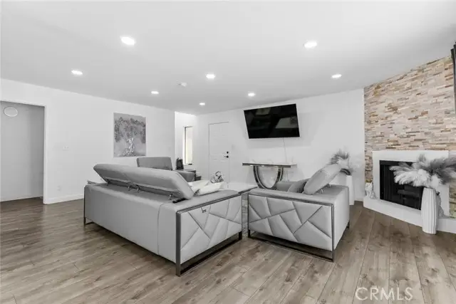 8801 Cedros Avenue  #7, Panorama City, CA 91402 - #2