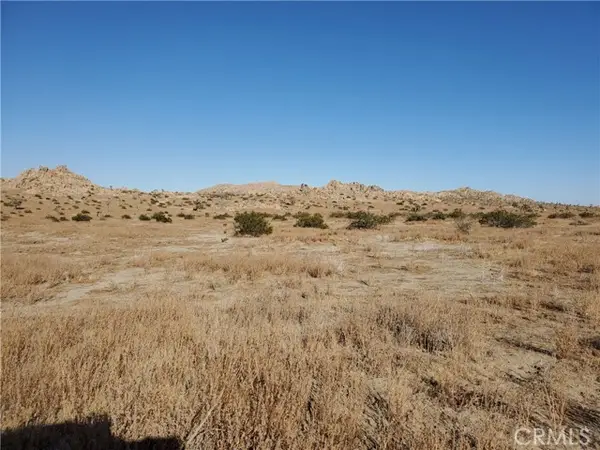 2 Longview Road, Palmdale, CA 93591