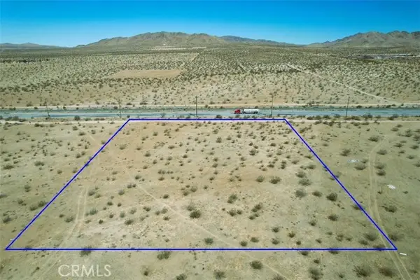 4 Quarry Road, Apple Valley, CA 92307