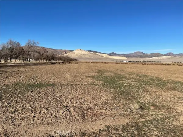 20028 Tehachapi Willow Springs Rd, Tehachapi, CA 93561