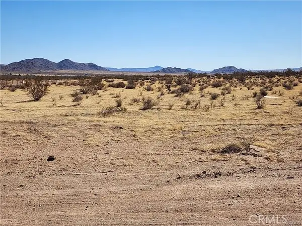 400 Cascadian Ave, Lucerne Valley, CA 92356