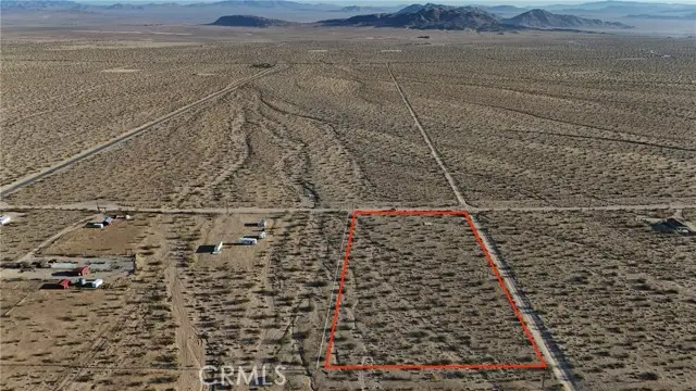 747 Joshua Tree Road, Landers, CA 92285 - Image #1