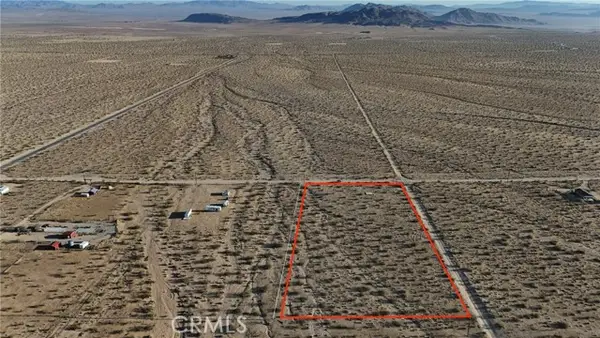 747 Joshua Tree Road, Landers, CA 92285