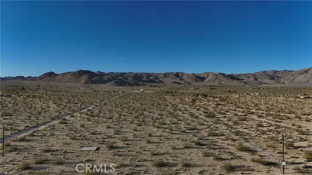 747 Joshua Tree Road, Landers, CA 92285 - Image #3