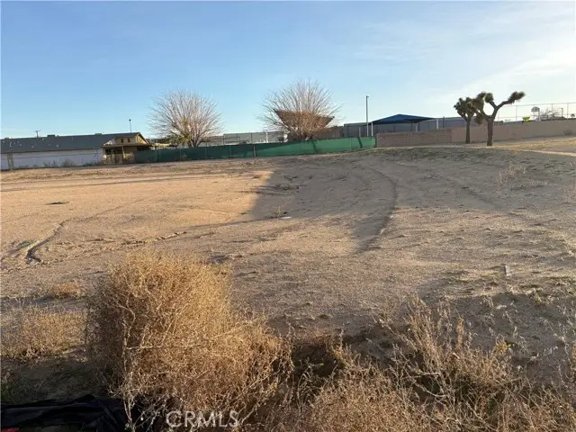 2 Valencia, Hesperia, CA 92345 - #2