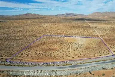 32 Quarry Road, Apple Valley, CA 92307