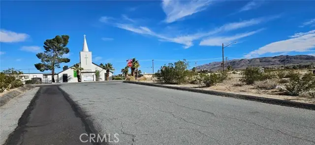 800 Utah Trl., Twentynine Palms, CA 92277 - #3