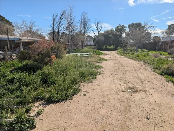 180 Camp Fire, California City, CA 93505