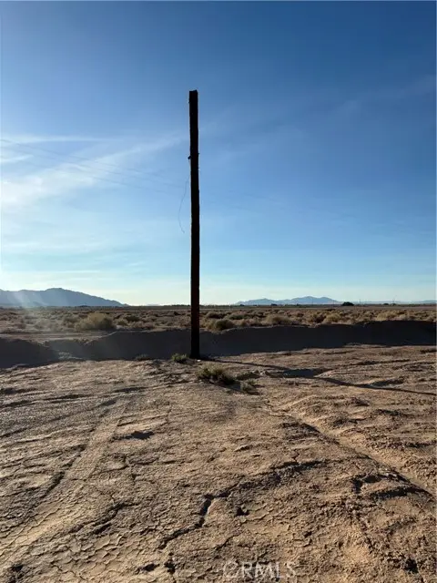 6 Gasco Road, Newberry Springs, CA 92365 - #3