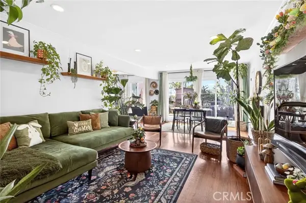 907 Ocean Boulevard, Long Beach, CA 90802