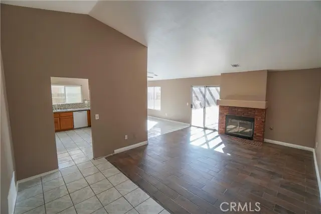 15221 San Jose, Victorville, CA 92394 - #3