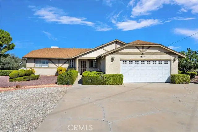 7824 Columbine, Hesperia, CA 92344 - #3