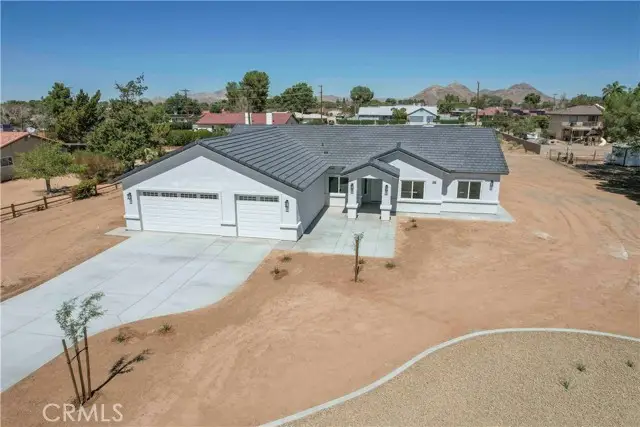19590 Red Feather Road, Apple Valley, CA 92307 - #2