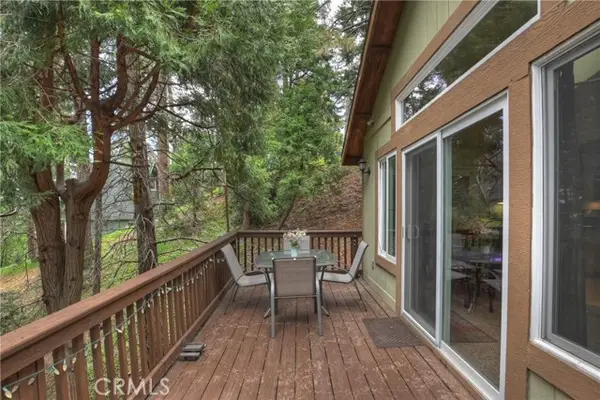 23776 Lakeview Drive, Crestline, CA 92325
