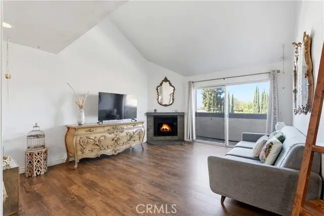 20253 Keswick St  #326, Winnetka, CA 91306 - Image #3