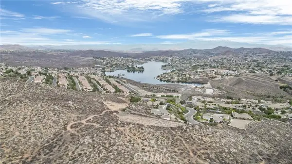 9 Via Del Lago, Lake Elsinore, CA 92532