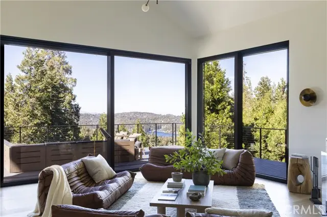 654 Cumberland, Lake Arrowhead, CA 92352 - #1