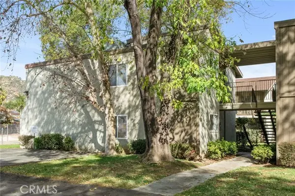 2536 White Oak Place  #5, Escondido, CA 92027