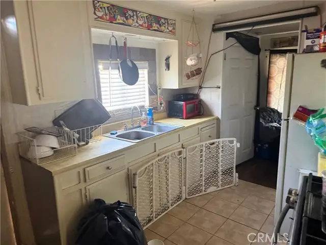 548 Bond, Perris, CA 92570 - #2