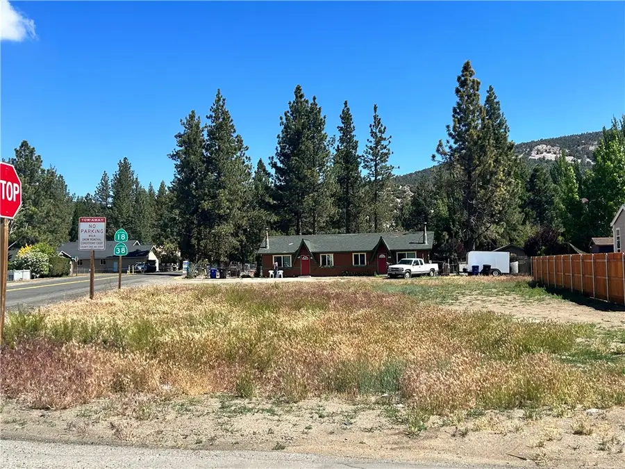 900 Greenway Drive, Big Bear City, CA 92314 - #2