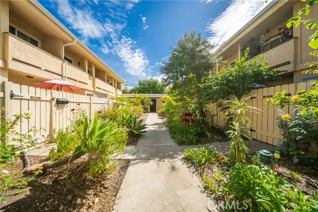 8120 Canby Ave #6, Reseda, CA 91335 - #3