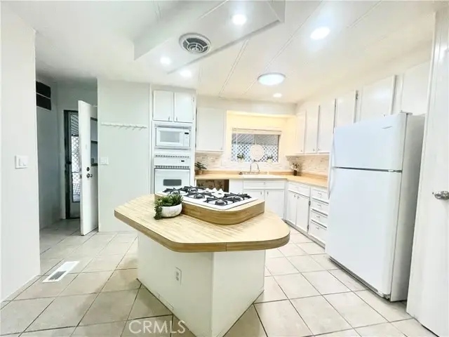 4040 Piedmont, Highland, CA 92346 - #1