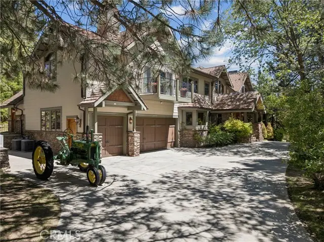 32310 Hummingbird Court, Running Springs, CA 92382 - #3