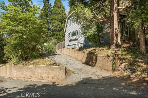 482 Zuger Court, Crestline, CA 92325