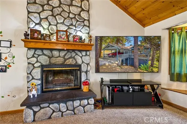 30949 Wild Oak, Running Springs, CA 92382