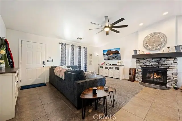 11362 Sonora, Phelan, CA 92371 - #3