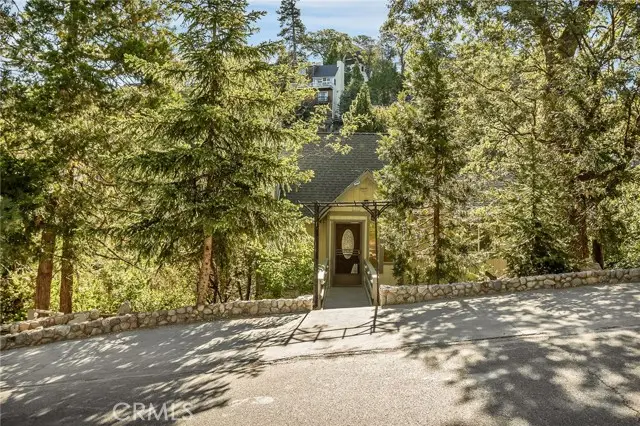1207 Aleutian, Lake Arrowhead, CA 92352 - #1