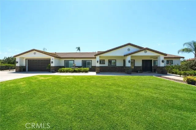 5685 Oak Tree Cir, Riverside, CA 92509 - #1