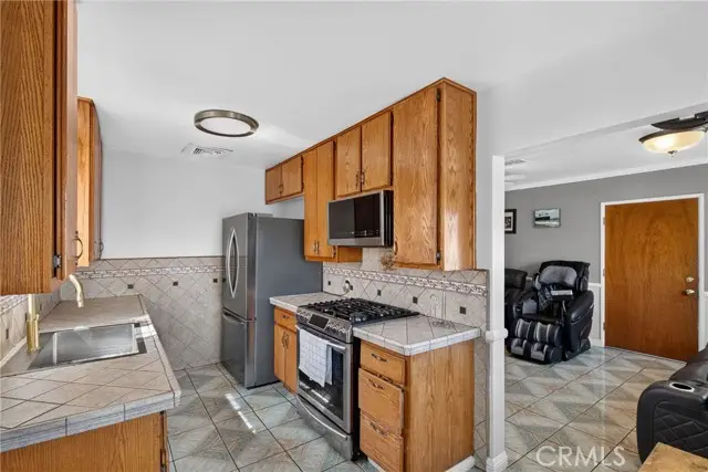 424 3rd, Rialto, CA 92376 - #3