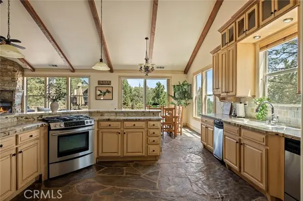 27920 Matterhorn, Lake Arrowhead, CA 92352