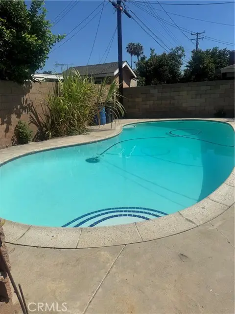 1623 Pacific, Santa Ana, CA 92704