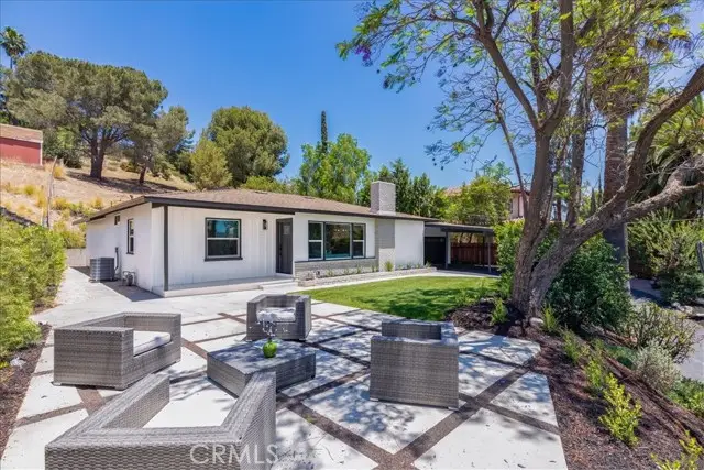 10553 Mcbroom Street, Sunland, CA 91040 - #2