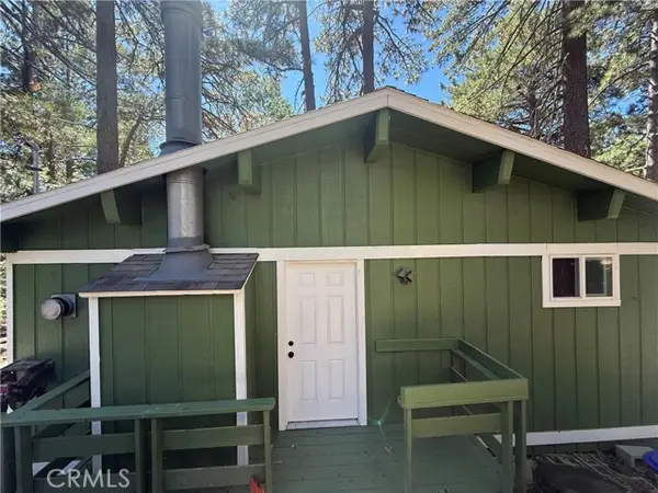 32375 Scandia Dr, Running Springs, CA 92382