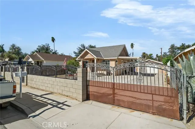 4027 Mennes Avenue, Riverside, CA 92509 - #2