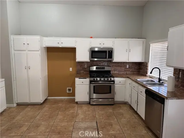 13564 Carrera, Victorville, CA 92392 - #2