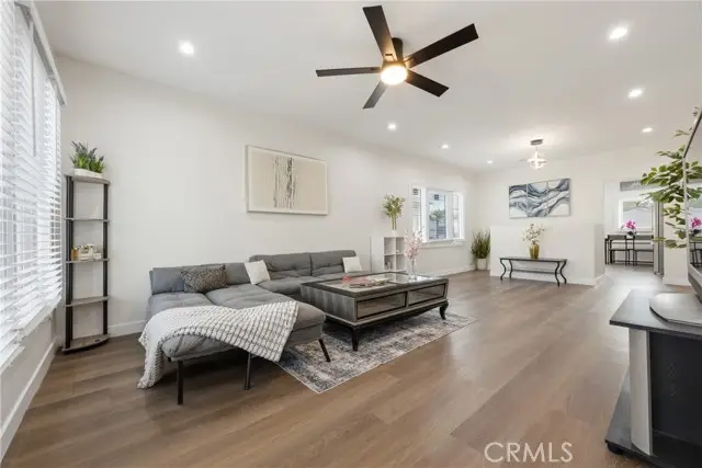 1550 70th St, Los Angeles, CA 90047 - #2