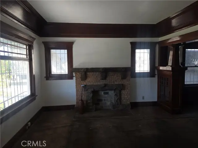 555 43rd, Los Angeles, CA 90037 - #3