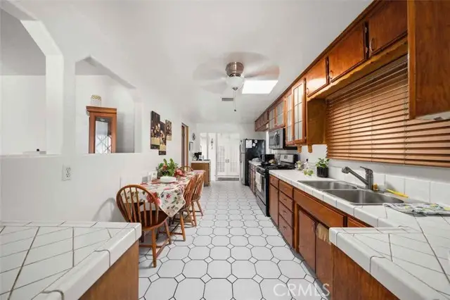9279 Indiana Avenue, Riverside, CA 92503 - #3