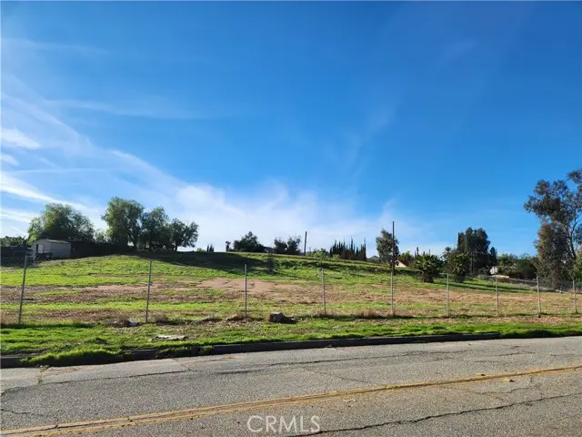 4998 Bushnell Avenue, Riverside, CA 92505 - #2