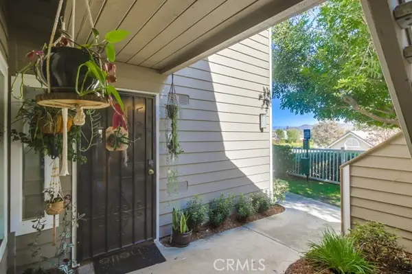 1059 Shadowridge Drive  #1, Vista, CA 92081