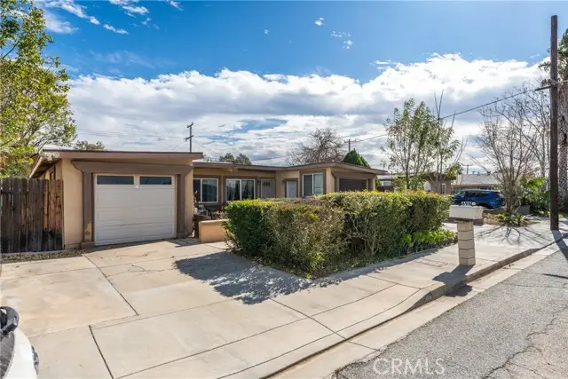 696 Illinois Avenue, Beaumont, CA 92223 - Image #2