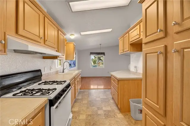 725 Thornton  #10, Hemet, CA 92543 - #3