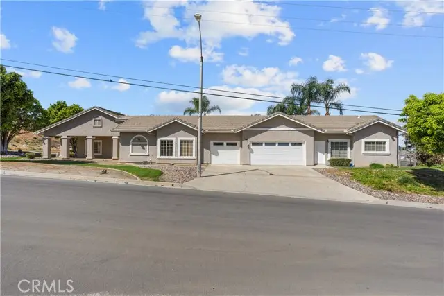 17492 Mariposa Avenue, Riverside, CA 92504 - #2
