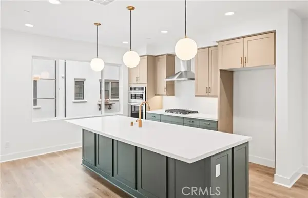 106 Kimberwick Court, Burbank, CA 91506