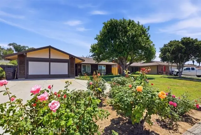 6916 Lincoln Avenue, Riverside, CA 92506 - #2